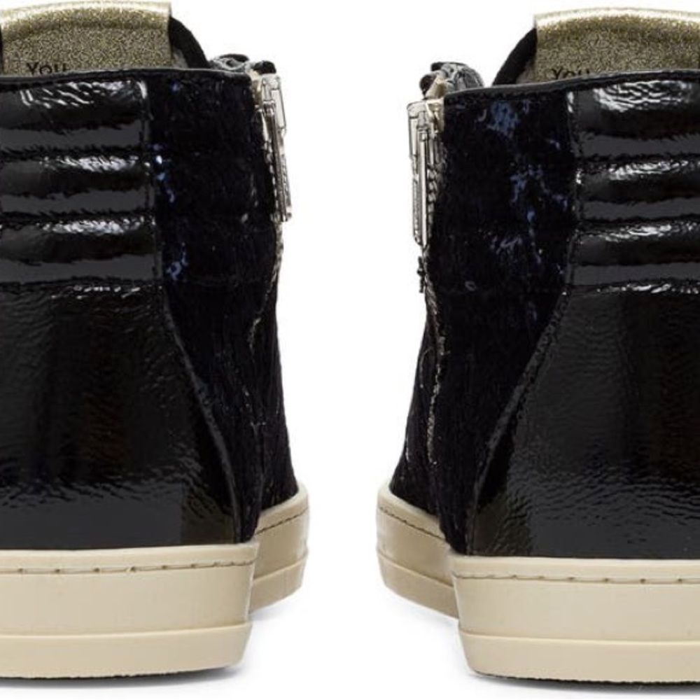 P448- Mixed textures and high-top. Size 39 or 81/2 - Picture 2 of 5